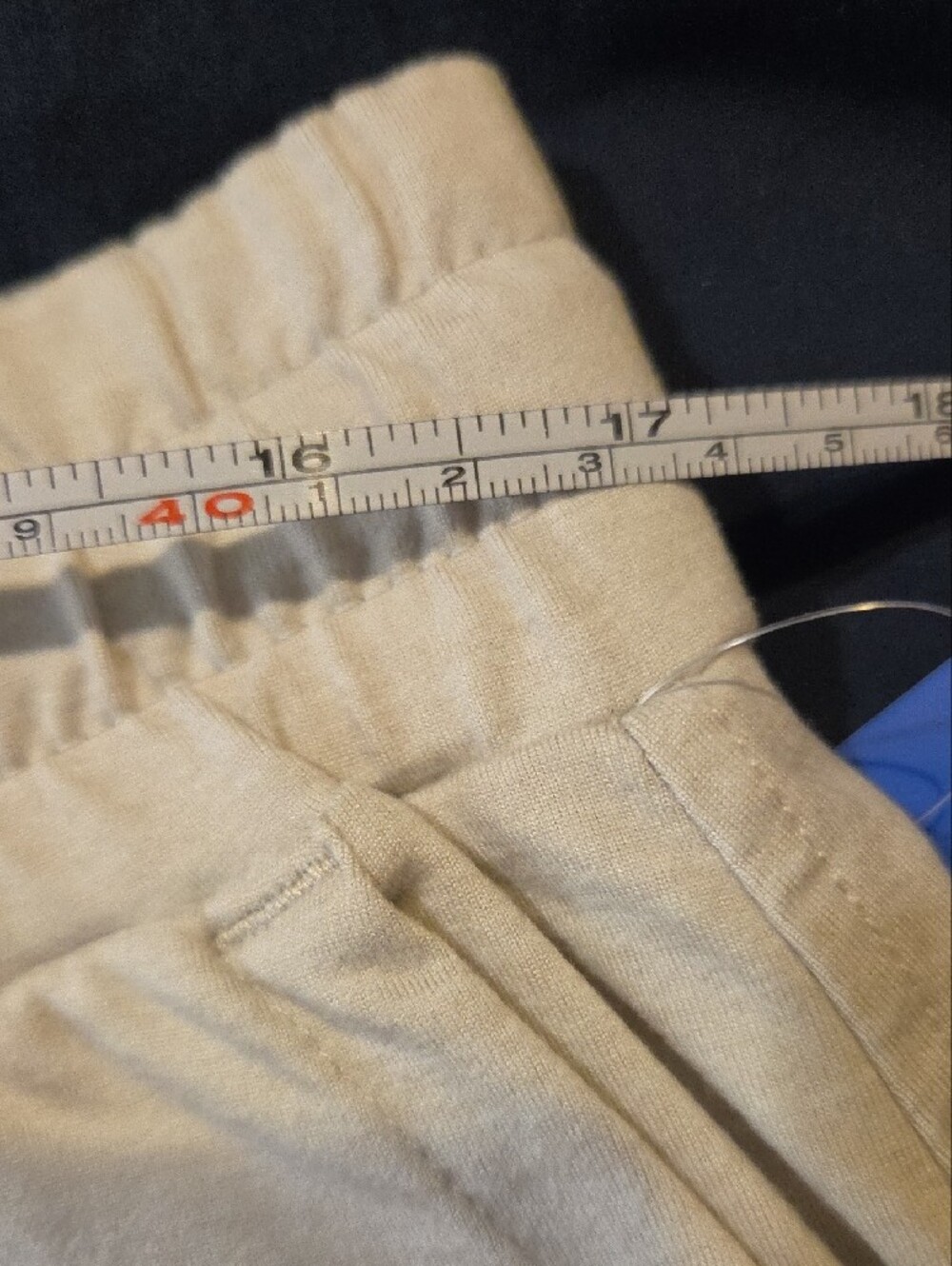 Kirkland Signature Women's Light Cream Drawstring Crop Pant,  Size Large - Picture 7 of 9